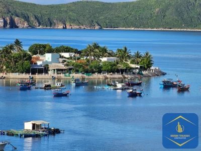 Khung cảnh yên bình ở làng chài Bích Đầm.