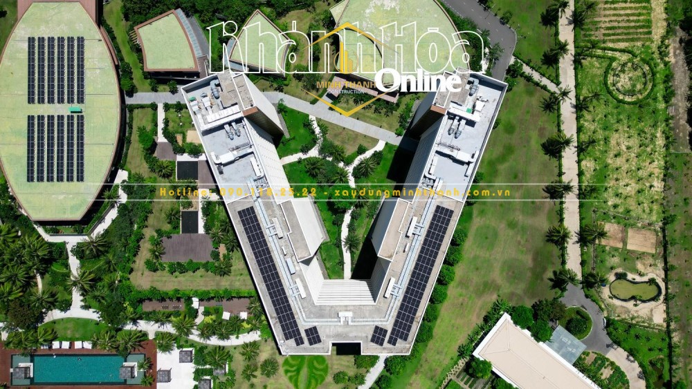 Hệ thống pin năng lượng mặt trời được lắp đặt trên các tòa nhà của Khu nghỉ dưỡng Alma.