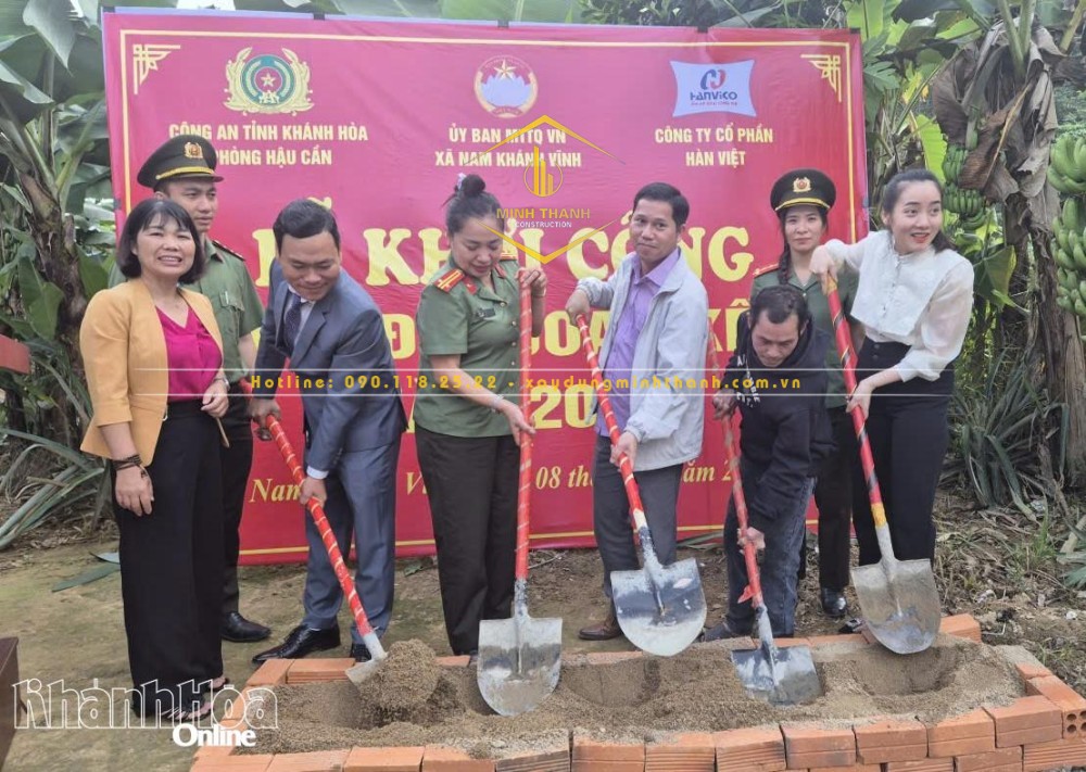 Đại diện các đơn vị tiến hành nghi thức động thổ xây dựng nhà Đại đoàn kết.