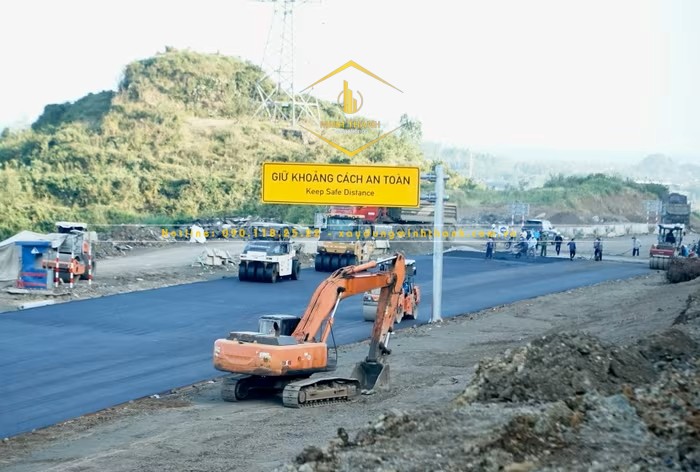 36km trên tuyến cao tốc Chí Thạnh - Vân Phong sẽ phấn đấu thông xe trong ngày 15/2 tới đây. Ảnh: Báo Xây Dựng