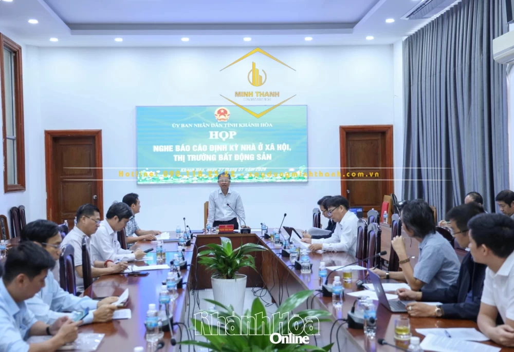 Đồng chí Trần Hòa Nam phát biểu kết luận cuộc họp.