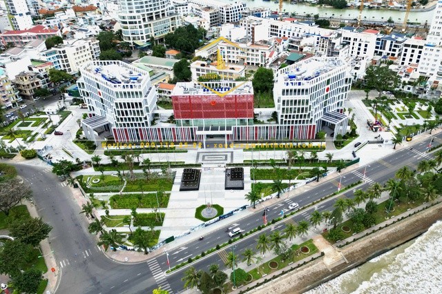 Công trình trụ sở làm việc Tỉnh ủy, Đoàn đại biểu Quốc hội và HĐND tỉnh, UBND tỉnh Khánh Hòa chính thức đi vào hoạt động sau gần 2 năm thi công  ẢNH: B.D